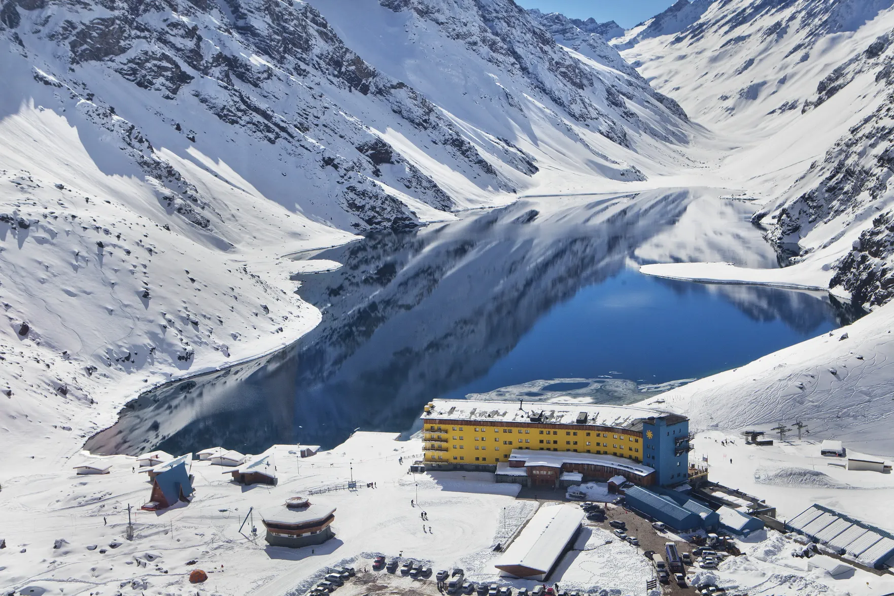 Portillo e Laguna del Inca